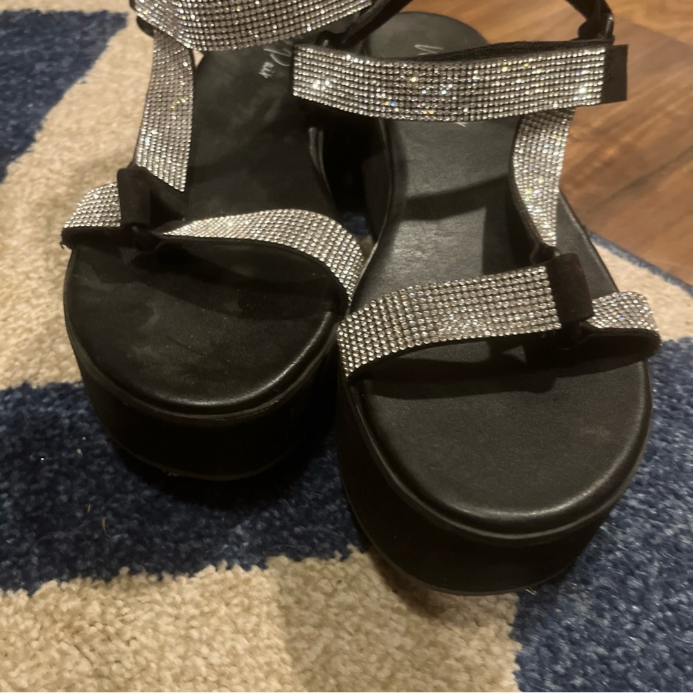 Wild Pair Black and Silver Sandals with Cushioned Comfort - Picture 5 of 7